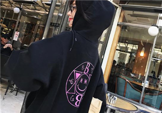 黑色衣服粘毛怎么處理？黑色衣服沾毛怎么辦？