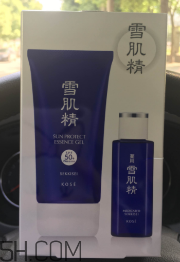 雪肌精防曬啫喱是化學(xué)防曬嗎？有刺激嗎？