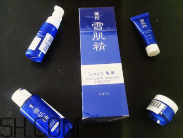 雪肌精盈潤乳液適合油皮嗎？適合夏季嗎？