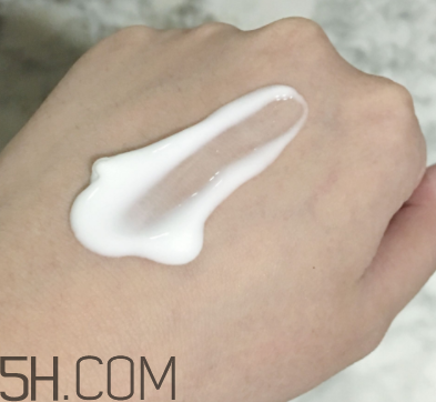 雪肌精盈潤(rùn)乳液含藥物成分嗎？安全嗎？