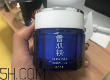 雪肌精菁華凝霜油不油？適合油皮嗎？