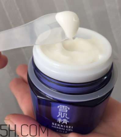 雪肌精菁華凝霜什么成分？有什么功效？