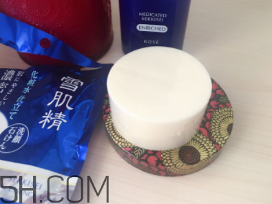 雪肌精泡沫洗顏皂適合干皮嗎？洗后緊繃嗎？