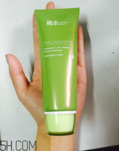詩婷露雅堅果潔面乳有泡沫嗎？適合油皮嗎？