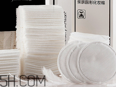 化妝棉卸妝時(shí)候要打濕嗎？使用化妝棉卸妝要注意什么？