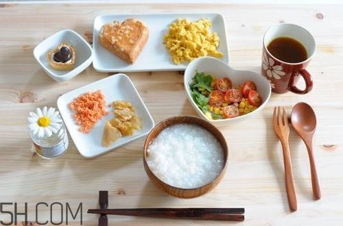 初潮早絕經(jīng)就早嗎？影響月經(jīng)初潮的因素有哪些？
