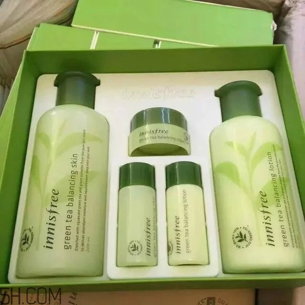悅詩風吟哪個系列適合干性肌膚？冬天用乳液還是霜？