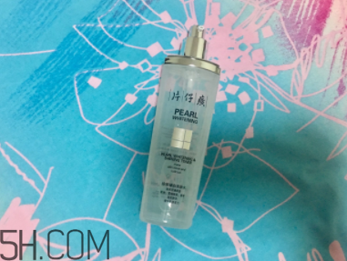 片仔癀珍珠亮膚水適合敏感皮嗎？有刺激嗎？