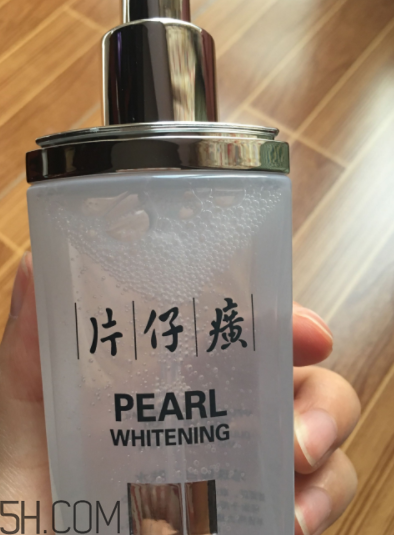 片仔癀珍珠亮膚水適合油皮嗎？適合夏季嗎？