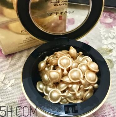 伊麗莎白雅頓精華膠囊油不油？適合油皮嗎？