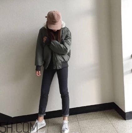羽絨服怎么穿不顯胖？冬季好看的女裝羽絨服時(shí)尚搭配