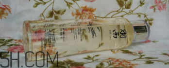 羽西蟲草新肌水有什么功效？適合什么膚質(zhì)？