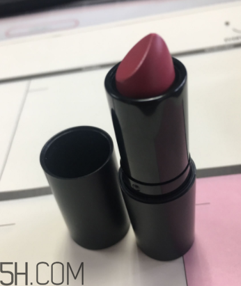 羽西蟲草口紅滋潤嗎？哪個色號適合秋冬？