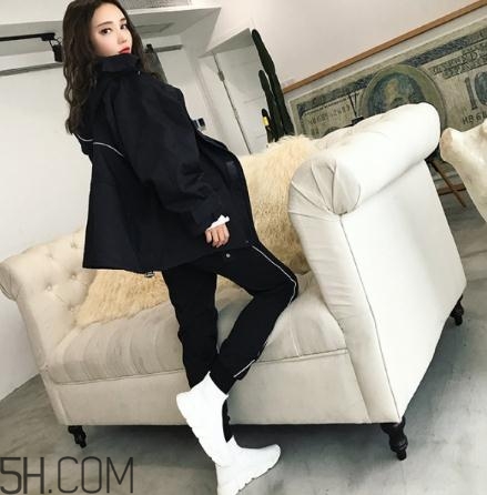 沖鋒衣搭配什么褲子好看？沖鋒衣搭配褲子圖片