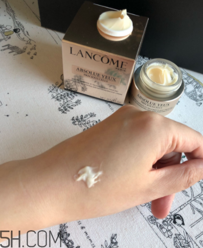 蘭蔻菁純眼霜與小黑瓶眼霜有什么區(qū)別？哪個(gè)好用？