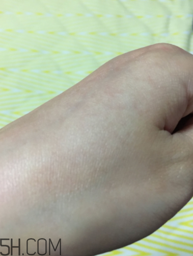 蘭蔻美膚修護精華乳有刺激嗎？適合敏感肌嗎？
