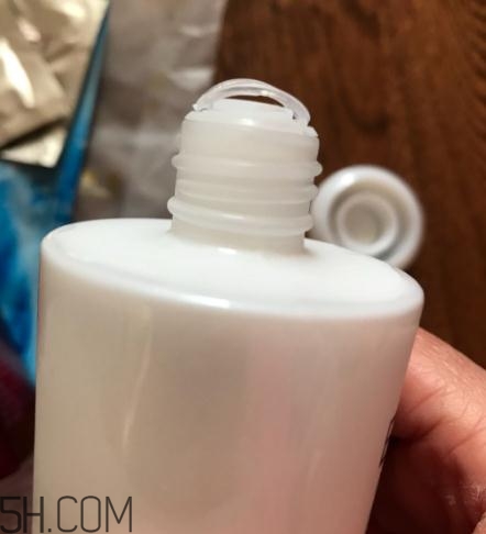 萱姿抗皺緊致滲透乳怎么樣？萱姿抗皺緊致滲透乳好用嗎？