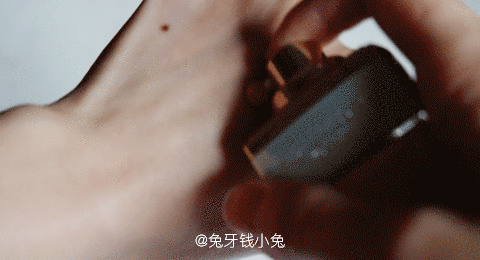 雅詩蘭黛白金粉底液色號(hào)試色與評(píng)測(cè)