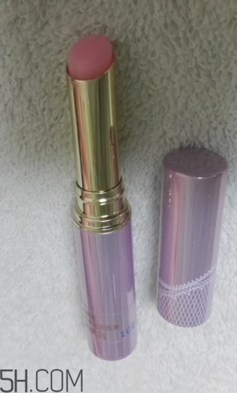 娥佩蘭潤唇膏有香味嗎？娥佩蘭潤唇膏有味道嗎？
