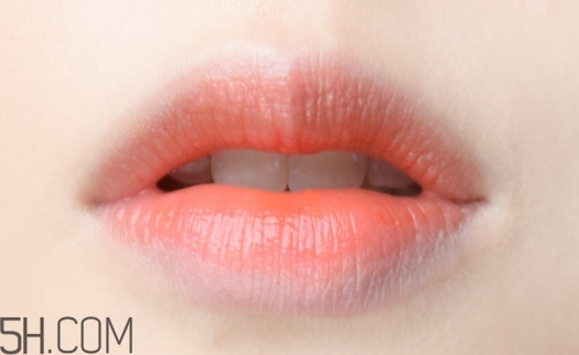cherry me潤(rùn)唇膏是哪國(guó)的？cherry me潤(rùn)唇膏好用嗎？