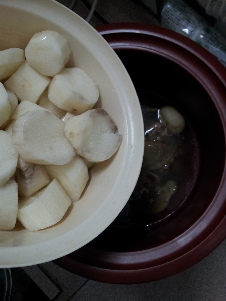 馬蹄和山藥能一起煲湯嗎？山藥和馬蹄能一起吃嗎？