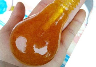 燈泡糖放進(jìn)嘴巴為什么拿不出來？燈泡棒棒糖怎么拿出來？