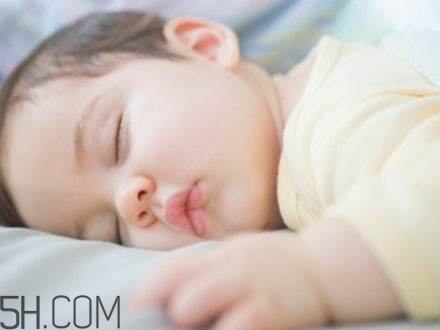嬰幼兒腹脹要怎樣按摩？寶寶吃奶睡著了怎么辦？