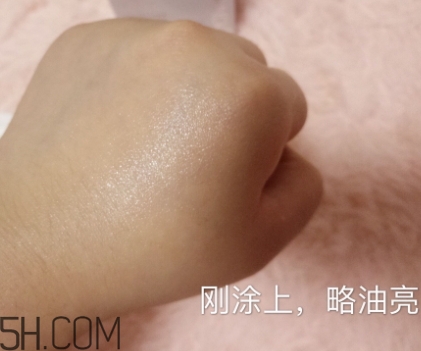 自然堂化妝品多少錢一套？