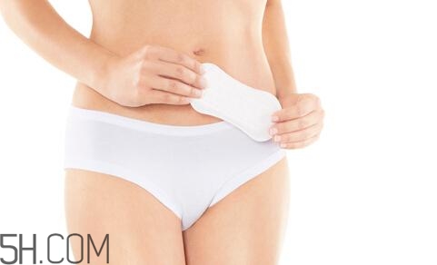 女人如何正確的使用衛(wèi)生巾？衛(wèi)生巾清涼好不好？