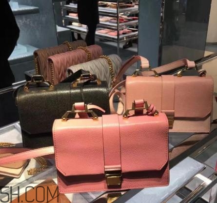 miumiu包包一般多少錢？這么仙的包包千萬別錯過