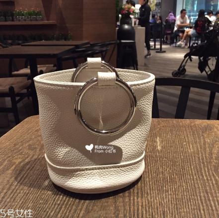 simon miller包包怎么樣？水桶包有這個(gè)就夠了