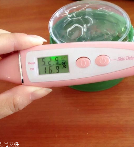 得鮮蘆薈膠含酒精嗎？蘆薈膠當睡眠面膜的作用