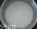 臘腸在蒸之前要泡水嗎？吃臘腸兩步走