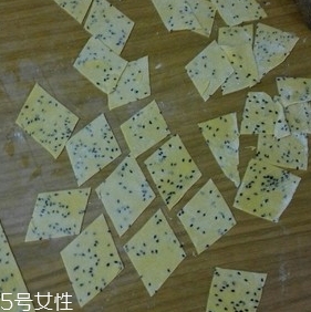 炸麻葉怎么做才脆酥？掌握這些技巧就很簡單