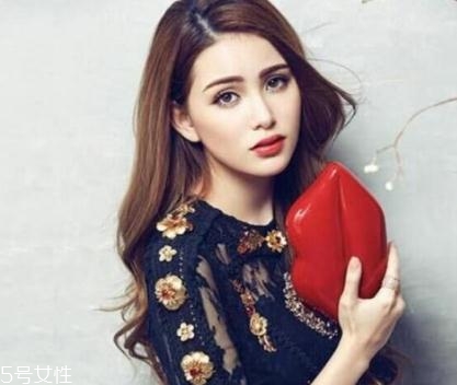 lulu guinness是什么牌子？明星網(wǎng)紅都愛的紅唇包