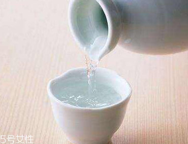 白酒喝之前要醒酒嗎？酒精揮發(fā)利于健康