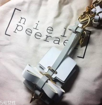 niels peeraer包包多少錢？滿足你所有的少女情節(jié)