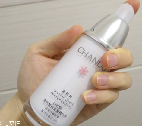 自然堂精華液適合多大年齡用？