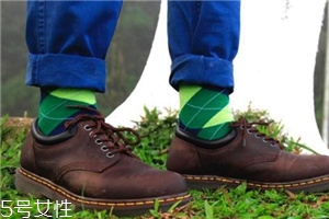 瘋馬皮沾上油漬怎么辦？這種皮質(zhì)千萬不能碰油
