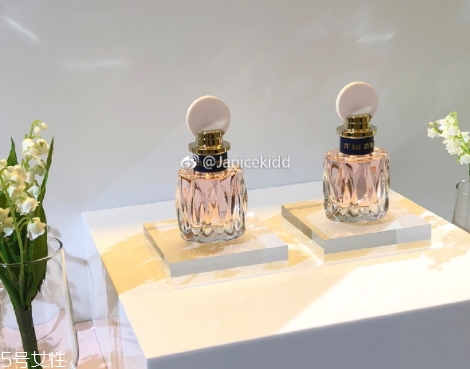 miumiu2018粉色香水好聞嗎？和舊款香水哪個(gè)更好聞