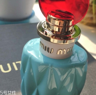 miumiu2018粉色香水好聞嗎？和舊款香水哪個(gè)更好聞