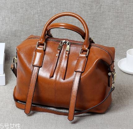 油蠟皮和牛皮哪個好？歲月沉淀的經(jīng)典之作