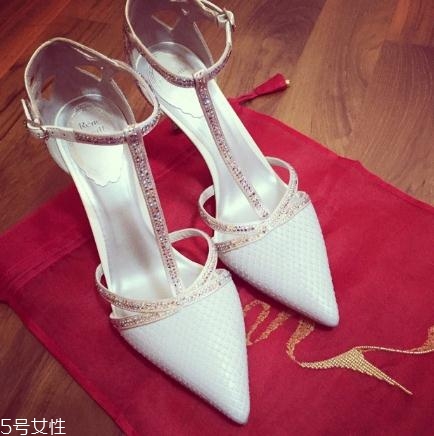 rene caovilla是什么檔次？無數(shù)女人的夢幻水晶鞋
