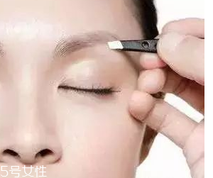 眉型為什么很奇怪？眉頭沒畫好