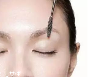 眉型為什么很奇怪？眉頭沒畫好