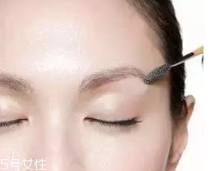 眉型為什么很奇怪？眉頭沒畫好