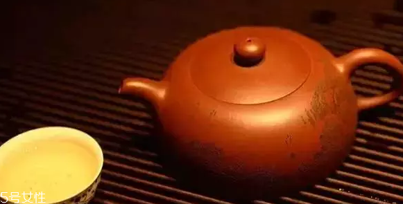 茶垢含有哪些物質？主要成分是碳氧元素