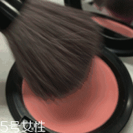 腮紅怎么涂才能避免成為福娃？這些方法要記牢