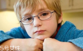 眼睛激光手術(shù)會(huì)不會(huì)發(fā)生意外？20年經(jīng)驗(yàn)手術(shù)水平高