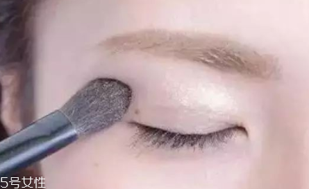 兔子腮紅怎么畫才可愛？中年少女必備腮紅畫技